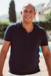 Portret van makelaar/host – klantenservice Costa Specialist in de regio